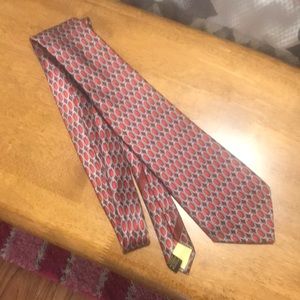 100% silk. Classic Donald Trump signature collection red n silver grey necktie